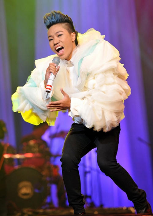 Khán giả 'trố mắt' tước phong cách lạ - dị của sao Việt 