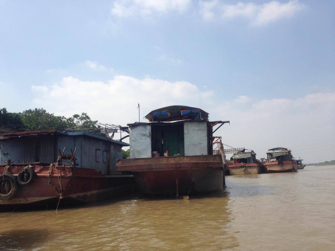 Mánh khóe “né” cơ quan chức năng của “cát tặc”