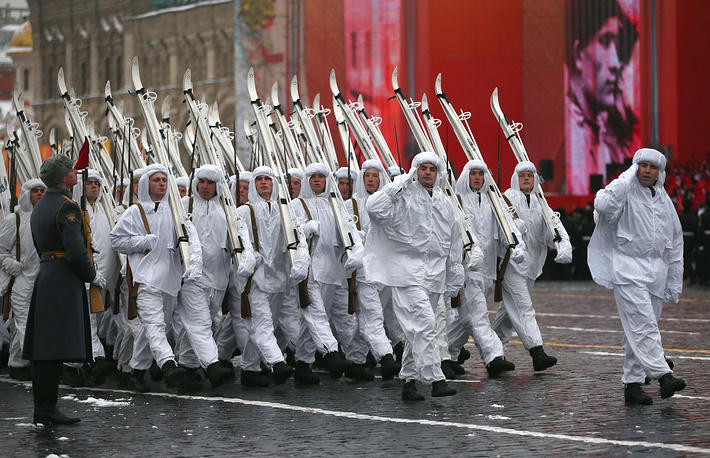 Cuộc duyệt binh huyền thoại trên Quảng trường Đỏ