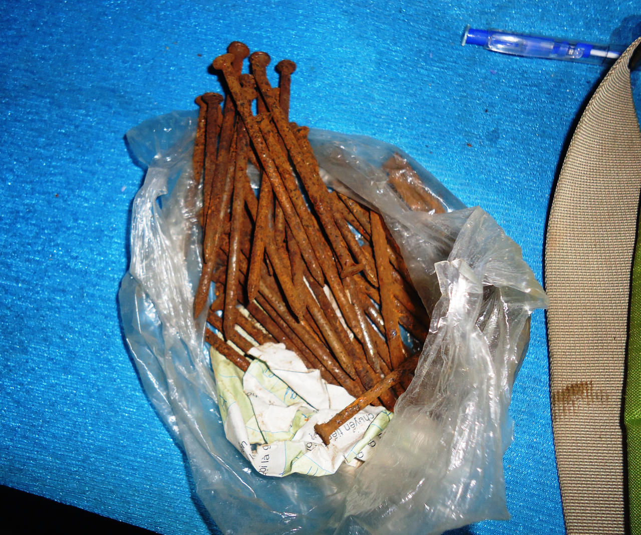 Sự thật bất ngờ vụ đóng đinh lên 124 ngôi mộ