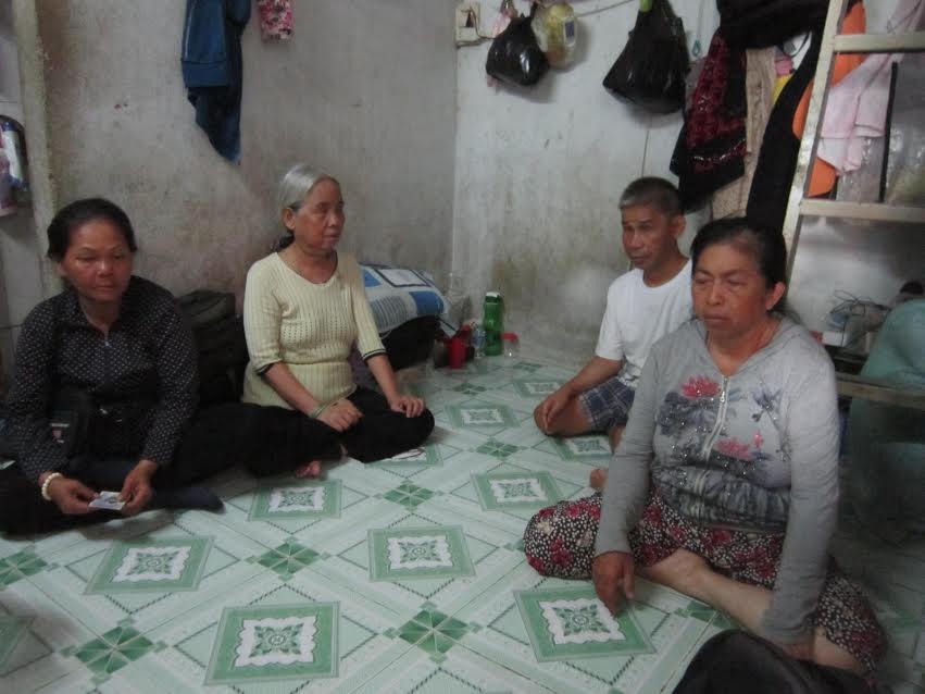 Nỗi niềm người phụ nữ đặc biệt hát bên đường TP HCM