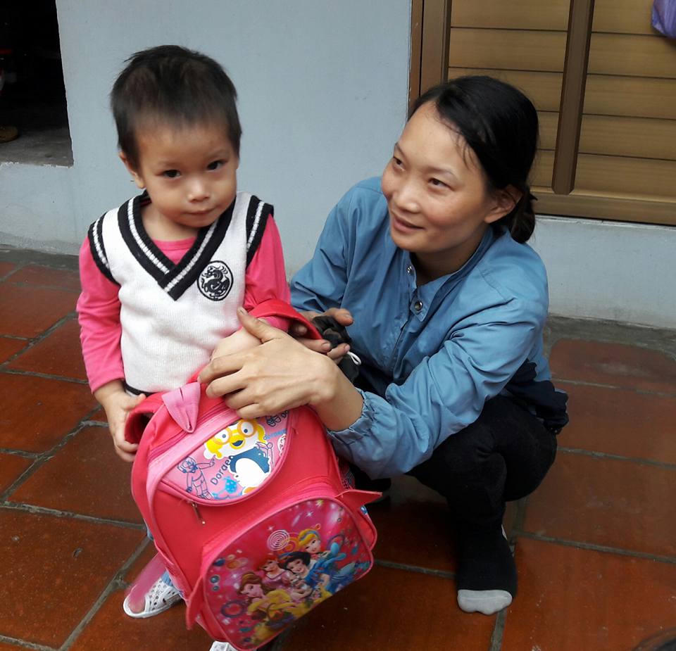 Tình yêu kỳ lạ của người phụ nữ mù làm cô giáo bất đắc dĩ