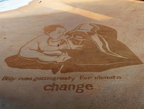 Những bức tranh khổng lồ mê hoặc trên cát 