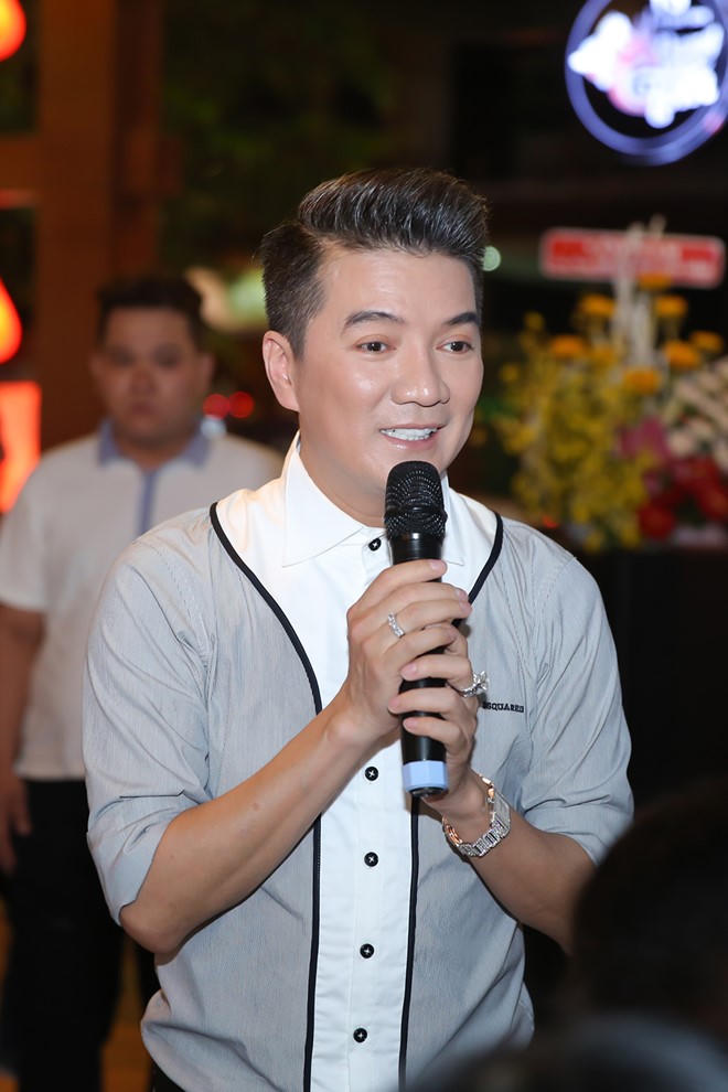 Đàm Vĩnh Hưng bất ngờ tuyên bố bỏ nghề vì đâu?