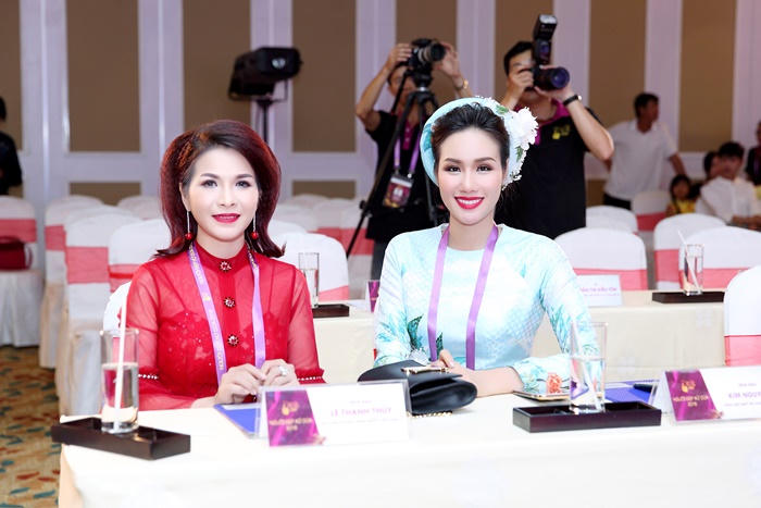 Hoa hậu Lê Thanh Thúy rạng ngời làm giám khảo Hoa khôi Xứ Dừa 2016