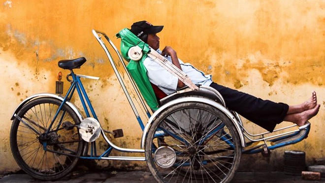 Những ngôi nhà nhuộm sắc vàng khu phố cổ Hội An