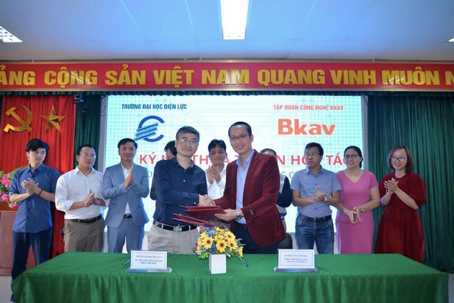 Trường Đại học Điện lực: Phát triển khoa học - công nghệ gắn liền với thực tiễn