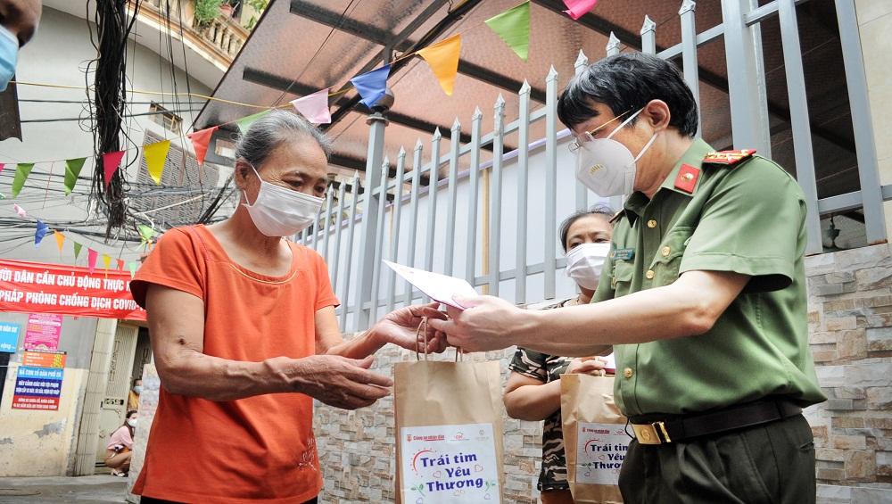Lộc Sơn Hà Land chung tay ủng hộ bà con vượt qua khó khăn do COVID-19 