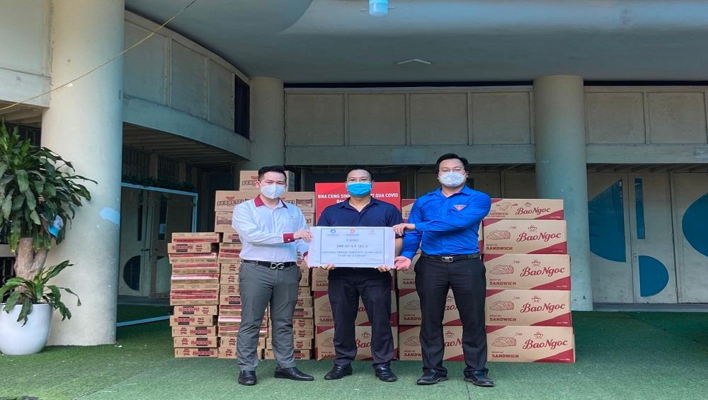 Bảo Ngọc Care trao tặng 1.000 suất quà tiếp sức sinh viên Thủ đô vượt qua đại dịch