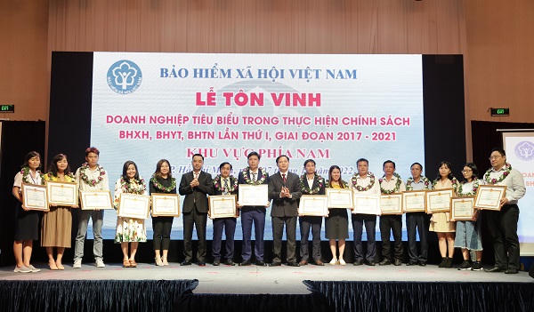 Tôn vinh 103 doanh nghiệp tiêu biểu phía Nam trong thực hiện chính sách, pháp luật BHXH, BHYT, BHTN
