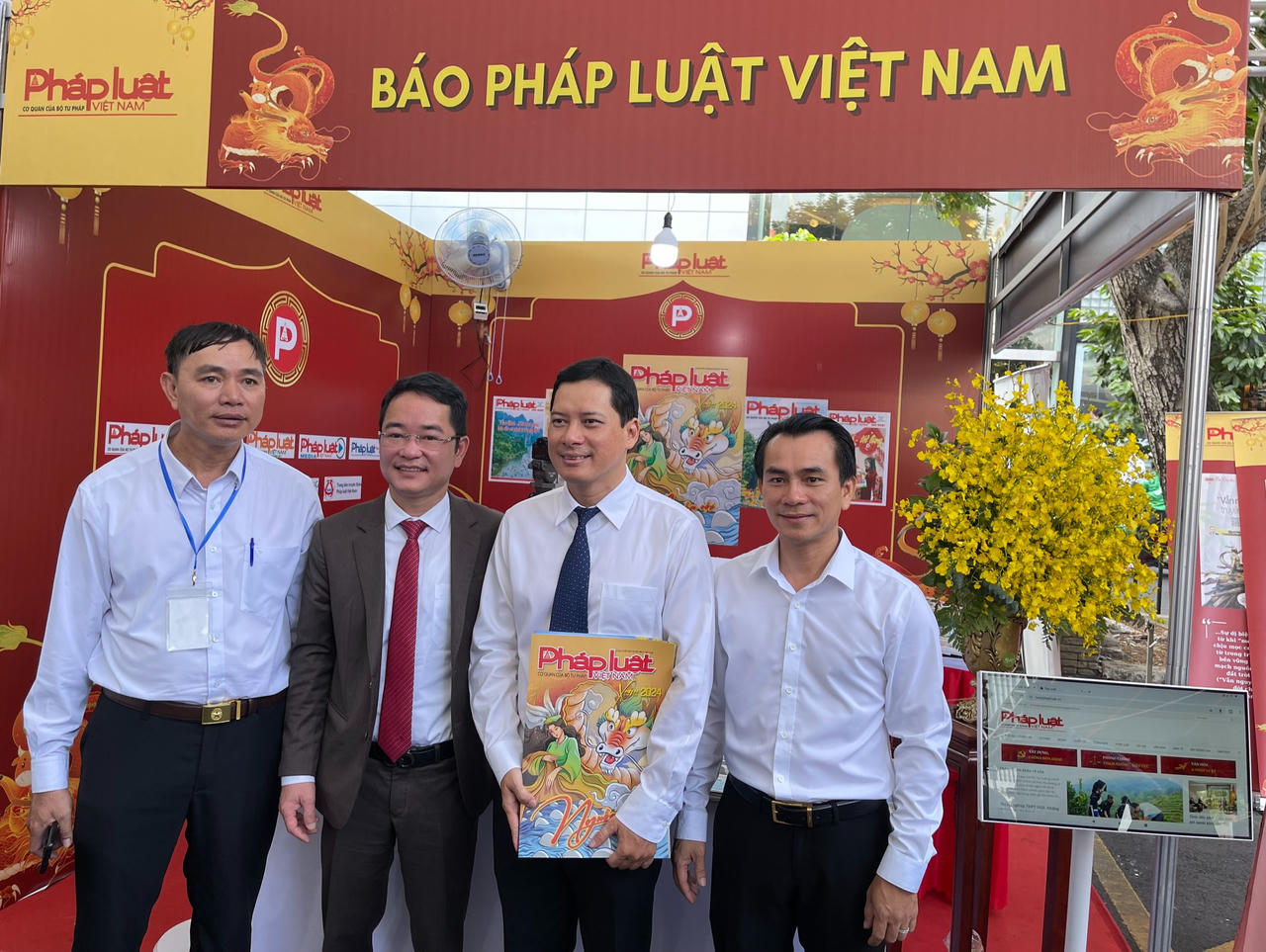 Báo Pháp luật Việt Nam tham gia Hội Báo toàn quốc năm 2024