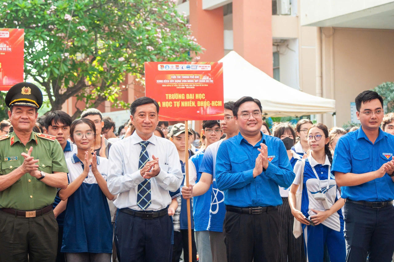 782 đối tượng bị xử lý từ tờ rơi vay tiền trên 'cột điện' ở TP HCM