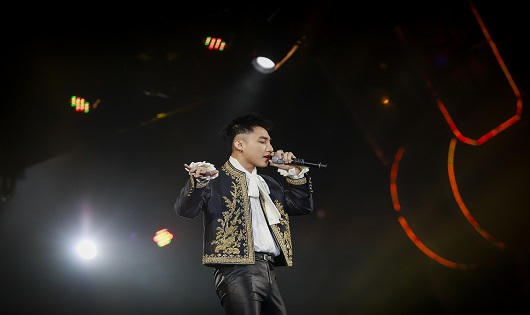 Dàn ca sĩ nổi tiếng hòa ca cùng fan trong đại nhạc hội kết nối công nghệ đỉnh cao