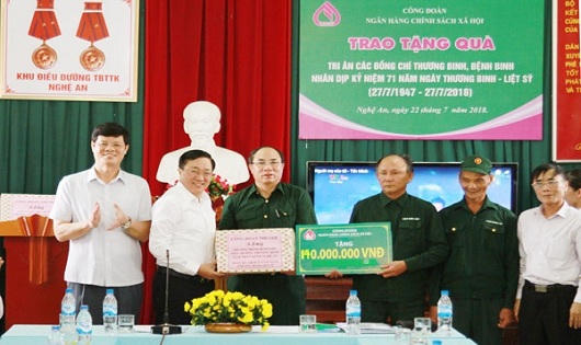 Ngân hàng Chính sách xã hội thực hiện nhiều hoạt động kỉ niệm ngày Thương binh, liệt sỹ