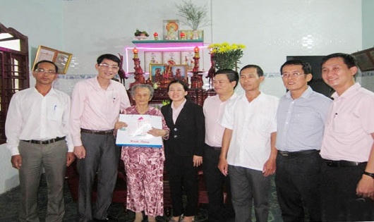 Ngân hàng Chính sách xã hội thực hiện nhiều hoạt động kỉ niệm ngày Thương binh, liệt sỹ