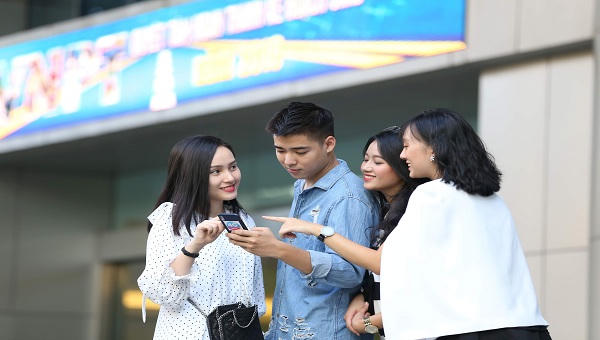 Cận Tết, nhà mạng tung ưu đãi eSIM cho khách hàng