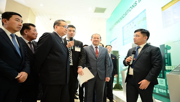 Phái đoàn cấp cao của Triều Tiên thăm tổ hợp nghiên cứu, sản xuất thiết bị dân sự của Viettel