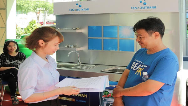 Gian hàng Tân Á Đại Thành hút khách  tại Triển lãm Vietbuild