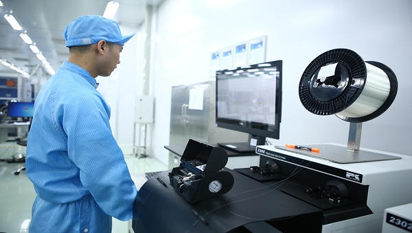 Việt Nam là nước đầu tiên ở Đông Nam Á sản xuất được sợi quang