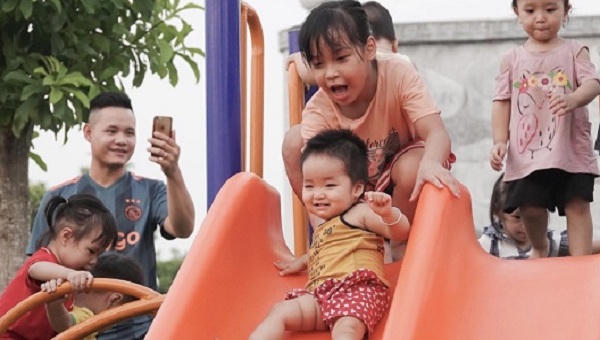 63 sân chơi cho trẻ em được trao tặng từ chiến dịch FoxSteps FPT