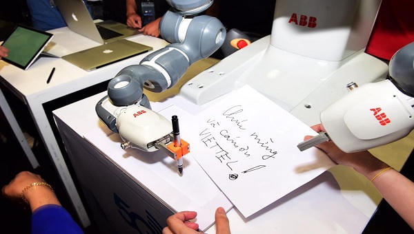 Phát sóng 5G tại TP.HCM, Viettel “biểu diễn” nhiều ứng dụng trên nền 5G