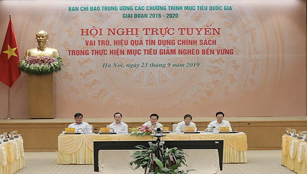 Tập trung vốn ưu đãi cho người nghèo vào một mối