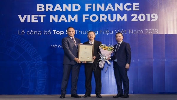 Ba “ông lớn” viễn thông chiếm thứ hạng cao trong Top 10 thương hiệu giá trị nhất Việt Nam
