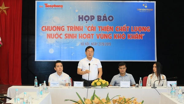 2 tỷ đồng trao tặng người dân vùng khó cải thiện chất lượng nước sinh hoạt 