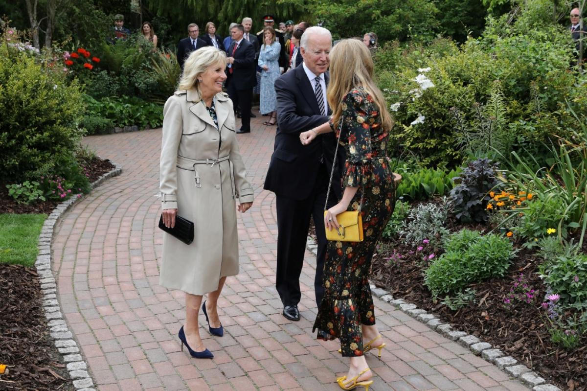 Những hình ảnh bên lề vui vẻ tại Hội nghị Thượng đỉnh G7