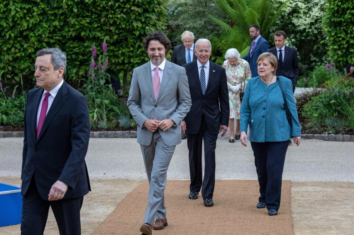 Những hình ảnh bên lề vui vẻ tại Hội nghị Thượng đỉnh G7