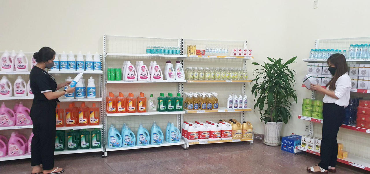 Người dân Thành phố Hồ Chí Minh có thể ra Bưu điện mua hàng thiết yếu