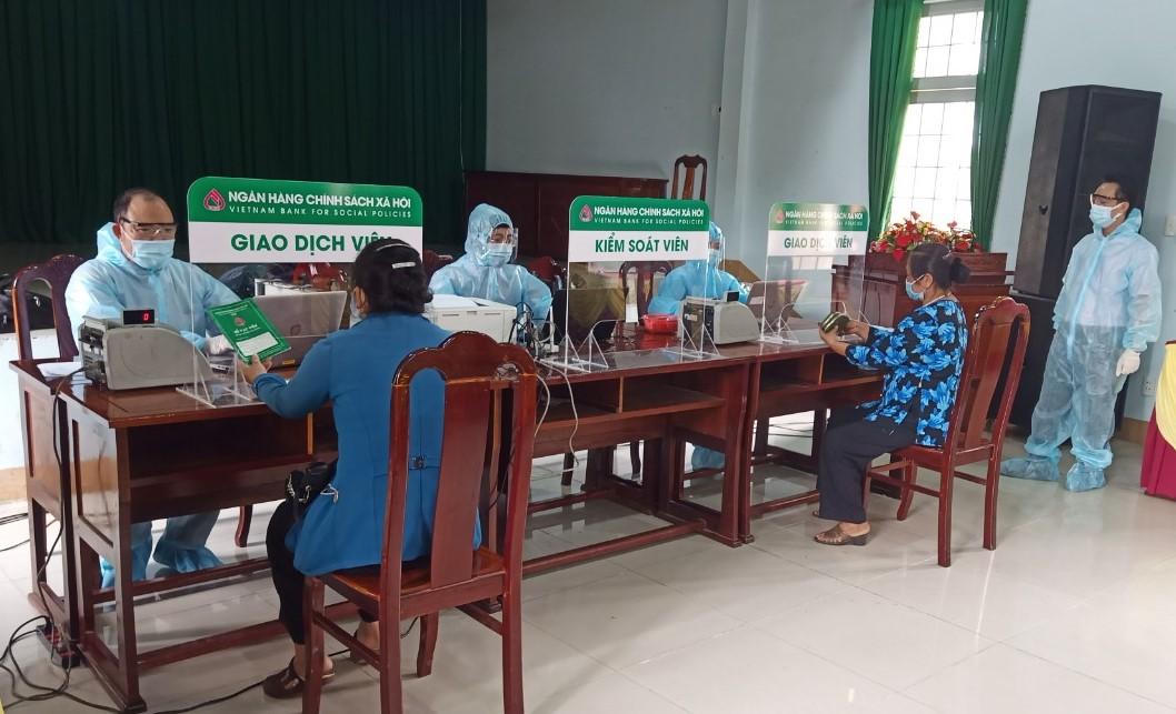 Vốn chính sách thức dậy miền quê khó