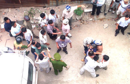 Đà Nẵng: Đang khỏe mạnh, mẹ VNAH bị người lạ “ép” đưa vào TTYT