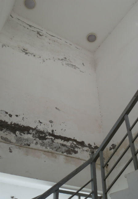 Cảnh nhếch nhác, nham nhở của Tòa nhà CTM 299 Cầu Giấy