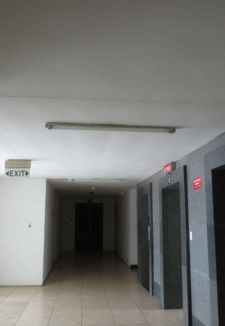 Cảnh nhếch nhác, nham nhở của Tòa nhà CTM 299 Cầu Giấy