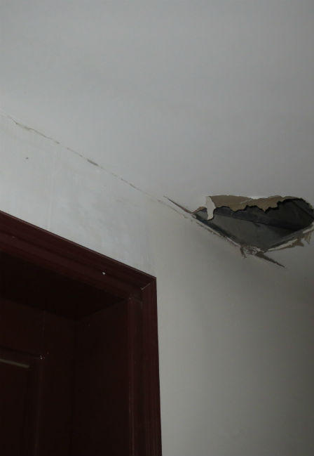 Cảnh nhếch nhác, nham nhở của Tòa nhà CTM 299 Cầu Giấy