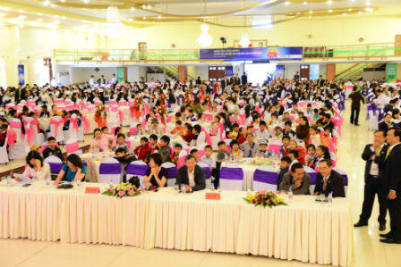 Bảo Việt nhân thọ trao hàng nghìn suất quà và học bổng cho trẻ em nghèo vượt khó