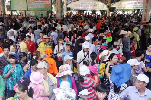 Người Việt đi du lịch hay hành xác?