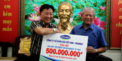 Vinamilk ủng hộ 500 triệu đồng cho trẻ em mổ tim