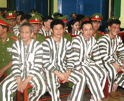 Kỳ 34: Năm Cam nhận án tử hình, đại gia đình “ông trùm” run rẩy