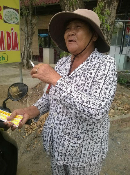 Sát hại đồng nghiệp vì bị giành mất khách mua vé số