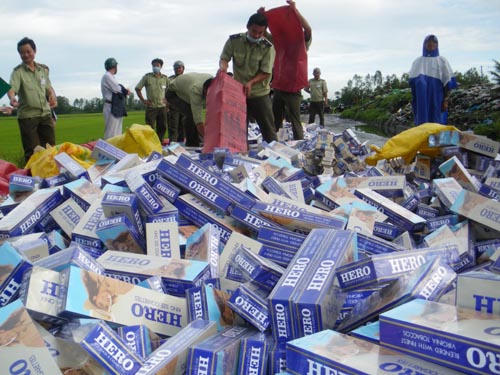 Bộ trưởng Trần Đại Quang: Kiên quyết triệt xóa các ổ nhóm buôn lậu, làm hàng giả