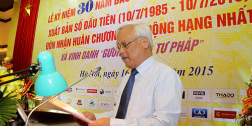 Báo Pháp luật Việt Nam đón nhận Huân chương Lao động hạng Nhất