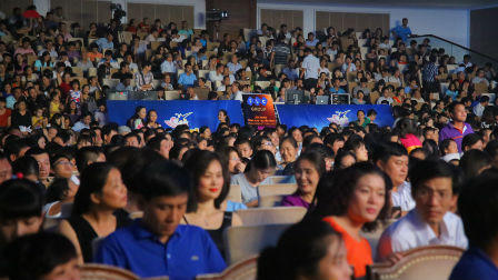 Gay cấn đêm nhạc Dân gian Sao Mai 2015