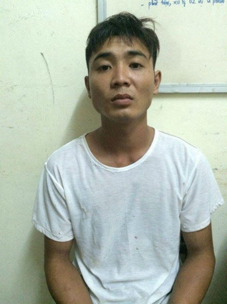 Bị làm phiền khi nhậu, chồng tưới xăng đốt sống vợ con