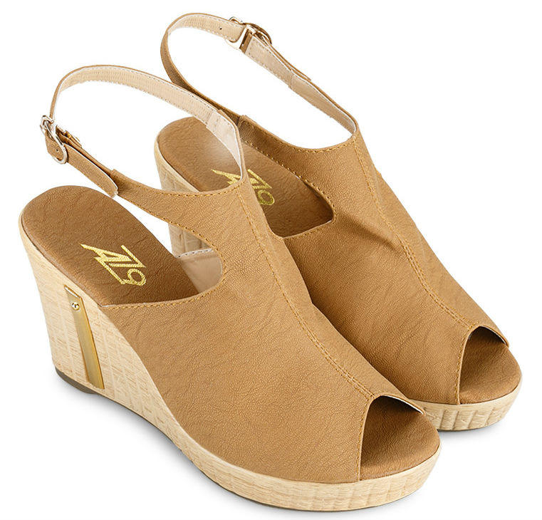 Những kiểu giày đế xuồng thời trang và cá tính