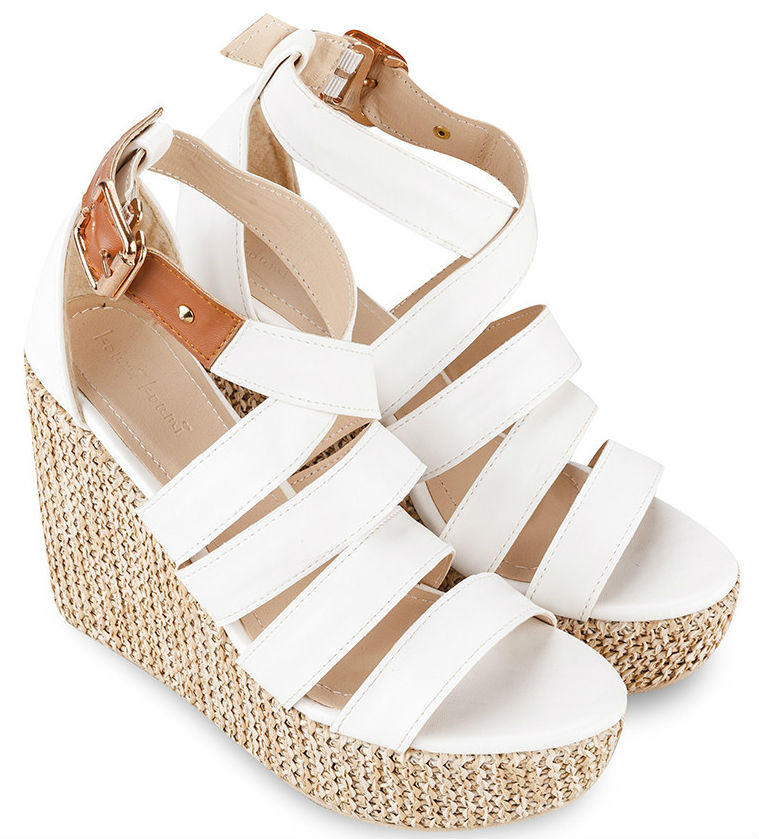 Những kiểu giày đế xuồng thời trang và cá tính