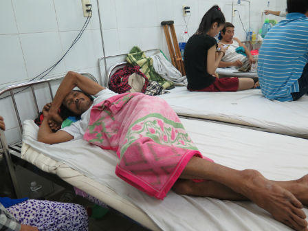 Quảng Nam: Say rượu, lấy bom bi “xử” bạn tri kỷ