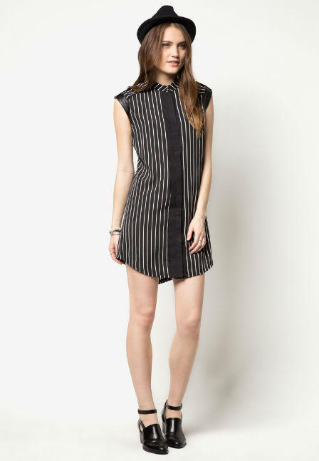 Đến Shop quần áo nữ chọn mua trang phục dự tiệc Halloween