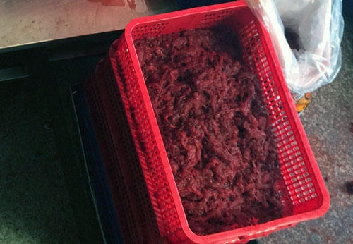 Heo nái 'biến' thành thịt bò nhờ hóa chất